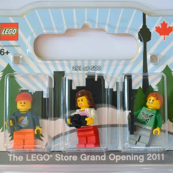LEGO Store Grand Opening Exclusive Set, Sherway Square, Toronto, ON, Canada