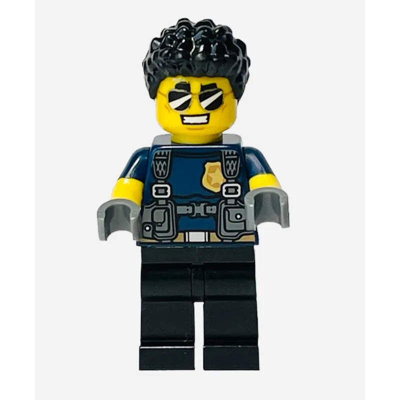 Duke DeTain, Short Sleeved Police Shirt