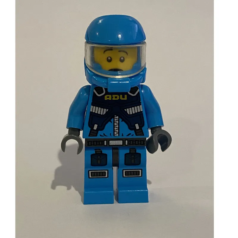 ADU Soldier, Snarl / Surprised, Dark Bluish Gray Hips