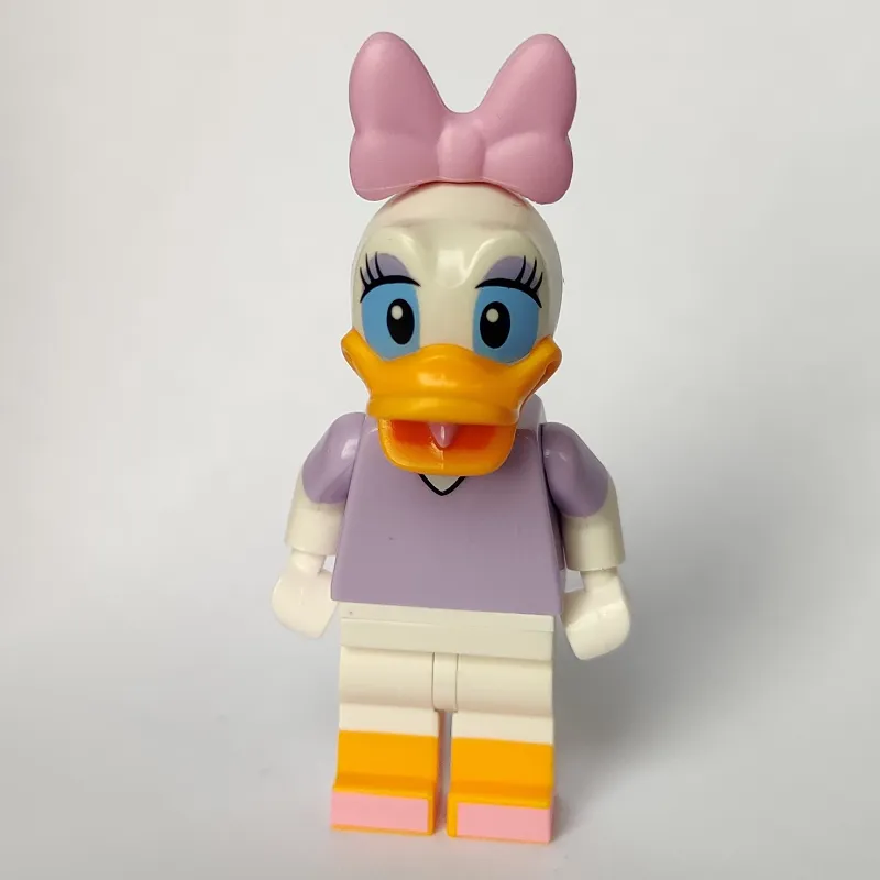 Daisy Duck with Lavender Top (CMF)