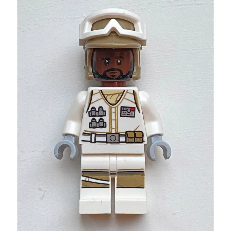 Rebel Trooper in Hoth Uniform, Dark Tan Hat, Reddish Brown Head