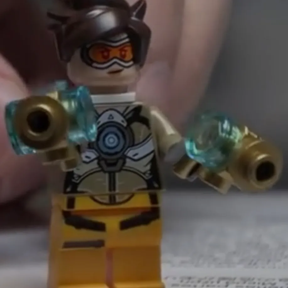 Tracer (Golden Guns Version)