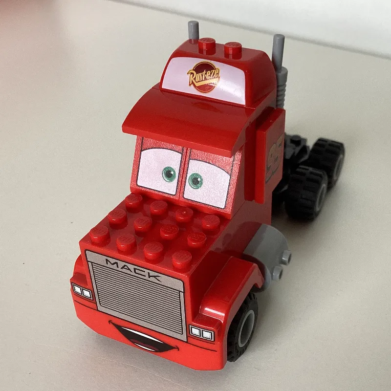 Mack, Single Part Hood