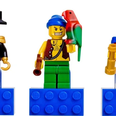 Pirates Magnet Set