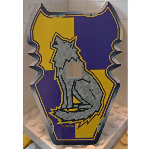 Large Figure Shield with Knights Kingdom Danju Print