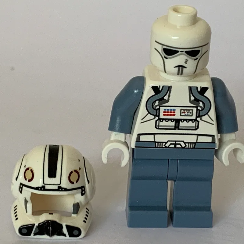 Clone Pilot, Open Helmet, White Head (Episode 3)