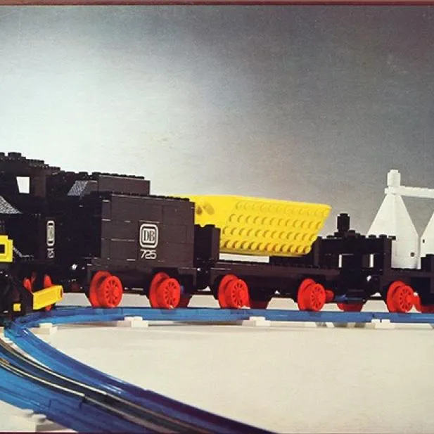 12V Freight Train and Track