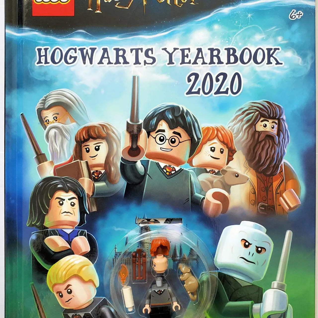 Harry Potter: Hogwarts Yearbook 2020