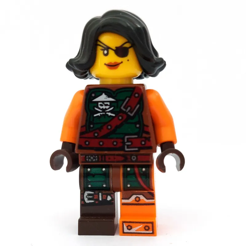 Cyren in Belt Outfit