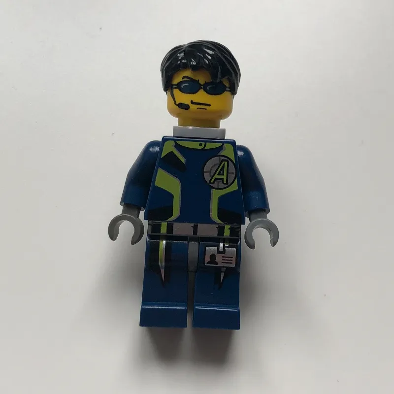 Agent Chase with Neck Bracket