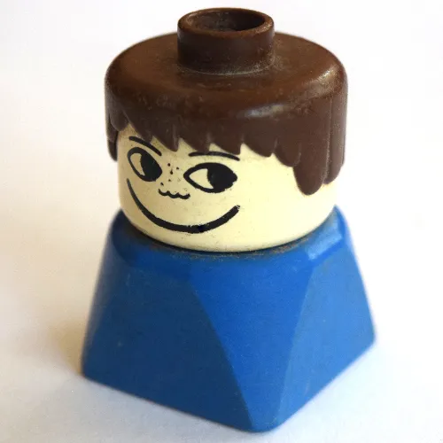 Duplo 2 x 2 x 2 Figure Brick Early, Short Spiky Hair Brown, Freckles Print