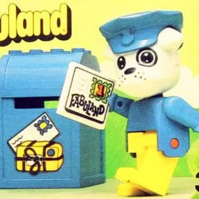 Boris Bulldog and Mailbox