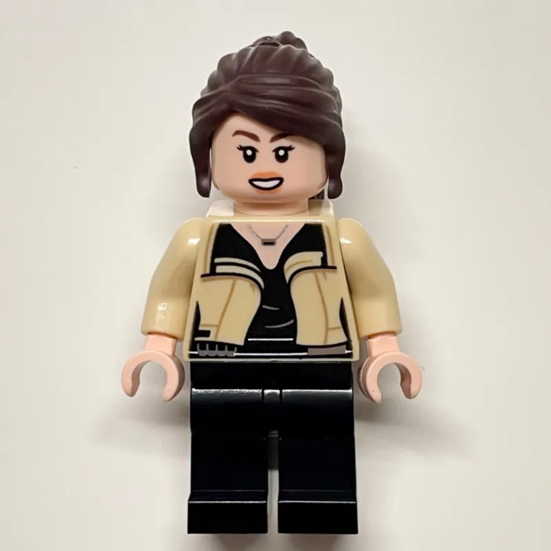 Qi'ra, Tan Jacket