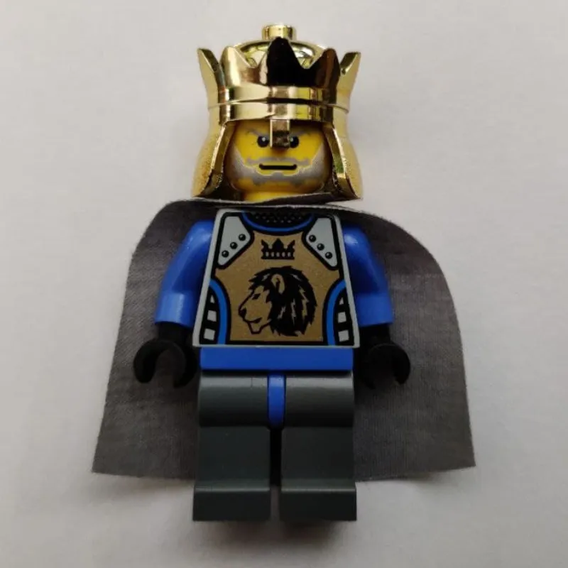 King Mathias, Gold Armor, Light Bluish Gray Cape, Gold Crown