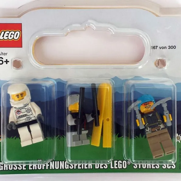 Big Opening Ceremony of LEGO Stores SCS