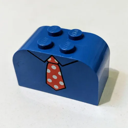 Brick Curved 2 x 4 x 2 Double with Necktie Red Print