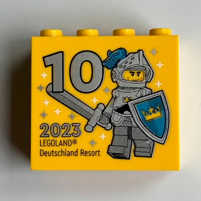 Brick 2 x 4 x 3 with 'LEGOLAND Deutschland Resort 10 2023' Knight (Besuchsmeister Silver) Print