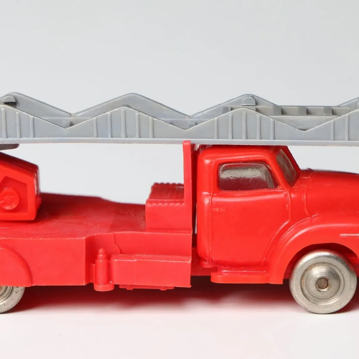 1:87 Bedford Fire Engine