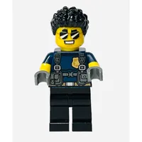 Duke DeTain, Short Sleeved Police Shirt