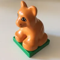 Duplo Animal Lion Cub on Base